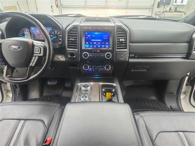 Photo of 2020 Star White Ford Expedition