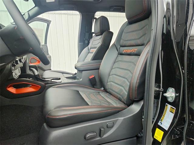 Photo of 2025 Black Nissan Frontier