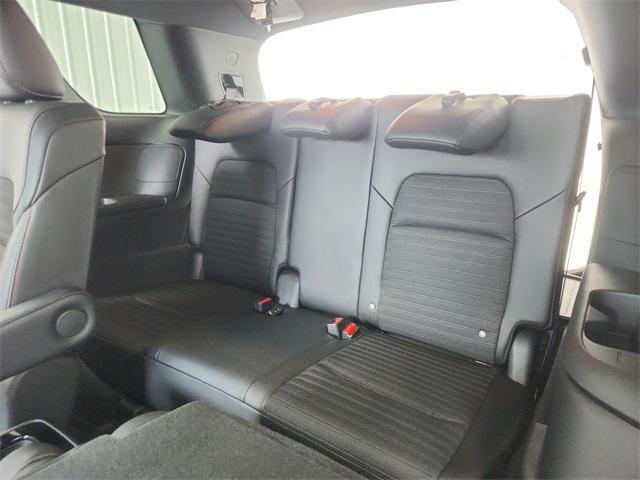 Photo of 2024 2t Tan Blk Roof Nissan Pathfinder