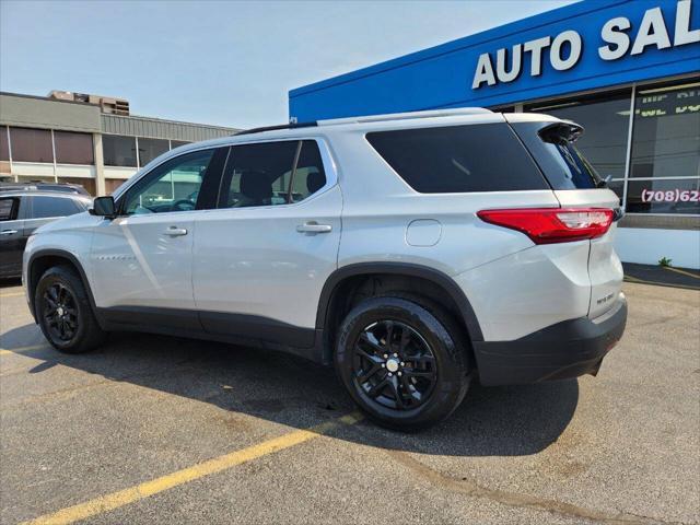 Photo of 2018 Silver Ice Metallic Chevrolet Traverse