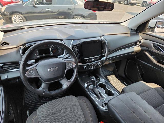 Photo of 2018 Silver Ice Metallic Chevrolet Traverse