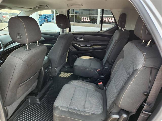 Photo of 2018 Silver Ice Metallic Chevrolet Traverse