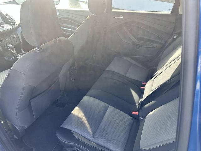 Photo of 2019 Lightning Blue Metallic Ford Escape