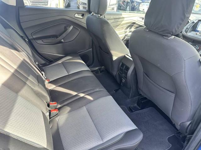 Photo of 2019 Lightning Blue Metallic Ford Escape