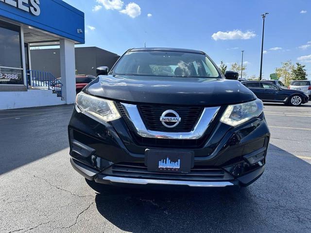 Photo of 2017 Magnetic Black Nissan Rogue