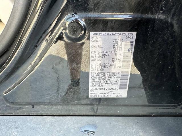 Photo of 2017 Magnetic Black Nissan Rogue