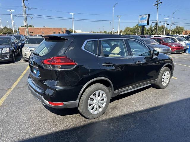 Photo of 2017 Magnetic Black Nissan Rogue