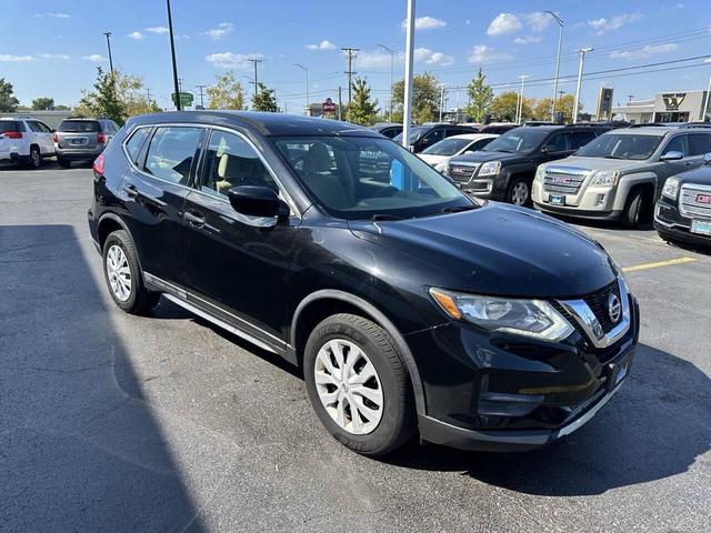 Photo of 2017 Magnetic Black Nissan Rogue