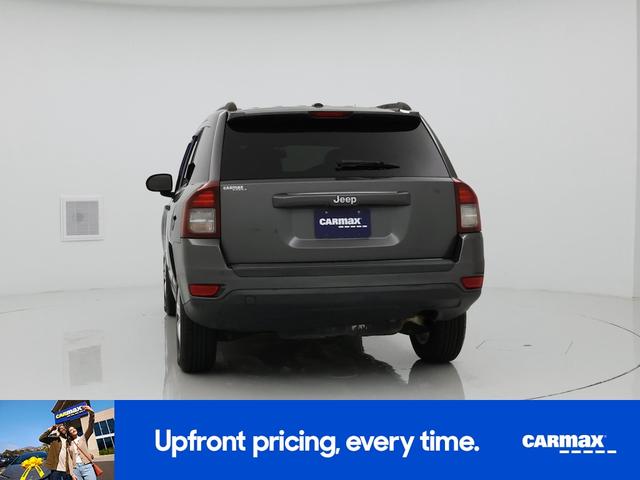 Photo of 2016 Gray Jeep Compass