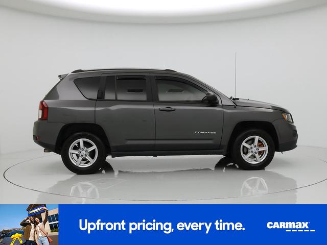 Photo of 2016 Gray Jeep Compass