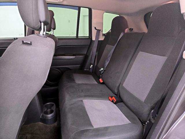 Photo of 2016 Gray Jeep Compass