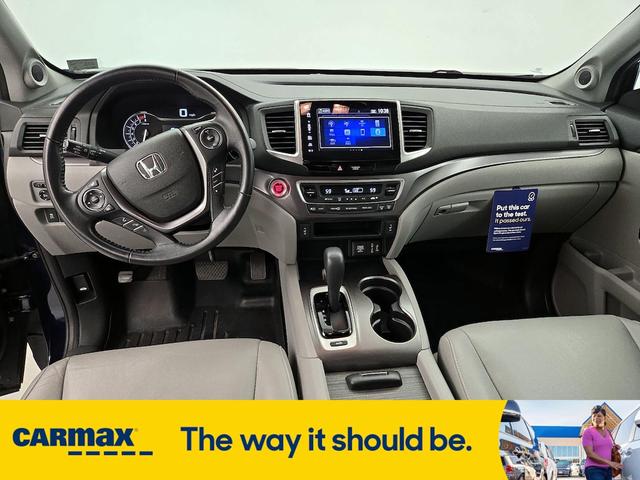 Photo of 2017 Blue Honda Pilot