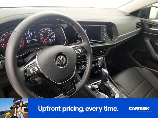 Photo of 2021 Silver Volkswagen Jetta