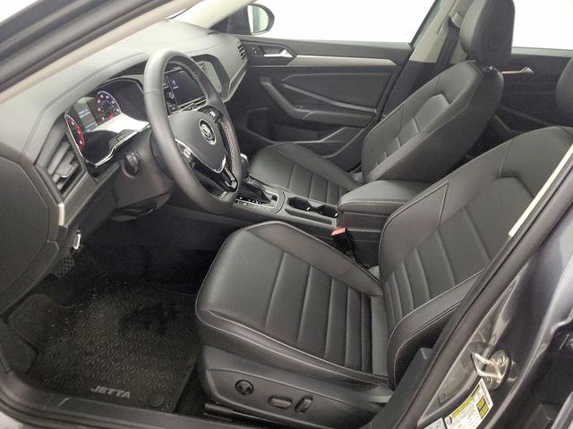 Photo of 2021 Silver Volkswagen Jetta