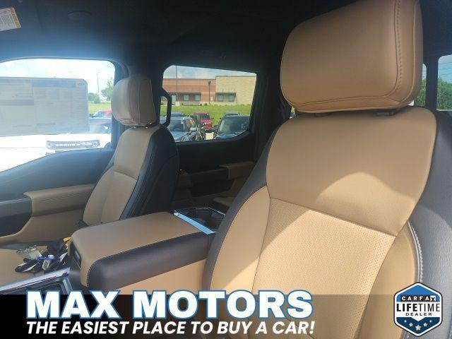 Photo of 2025 Glacier Gray Metallic Tri-Coat Ford F-350