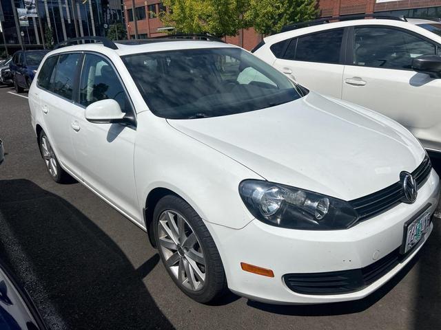 Photo of 2014 White Volkswagen Jetta SportWagen