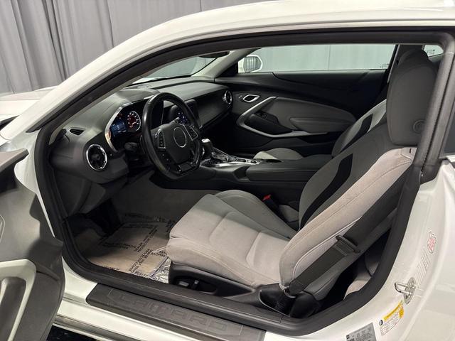 Photo of 2023 Summit White Chevrolet Camaro