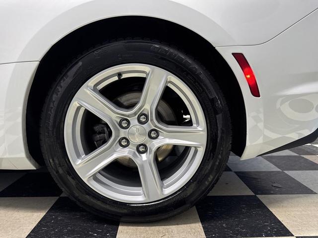Photo of 2023 Summit White Chevrolet Camaro