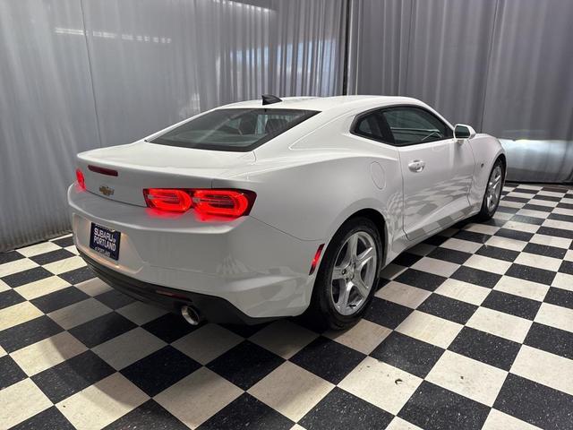 Photo of 2023 Summit White Chevrolet Camaro