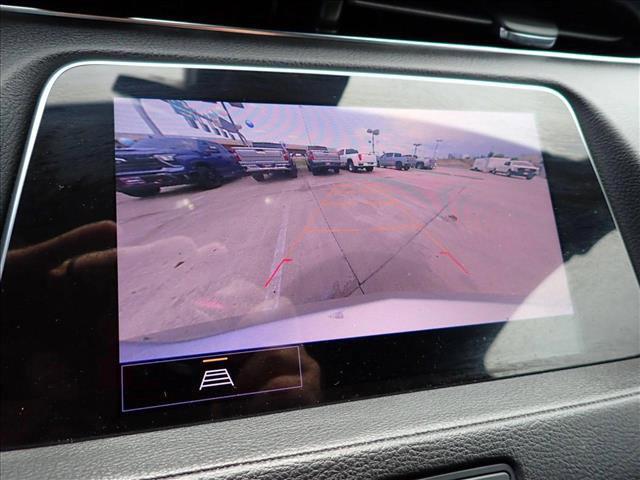 Photo of 2022 Radiant Silver Metallic Cadillac XT4