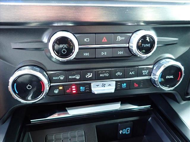 Photo of 2025 Glacier Gray Metallic Tri-Coat Ford F-350