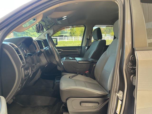 Photo of 2019 Diamond Black Crystal Pearlcoat RAM 1500