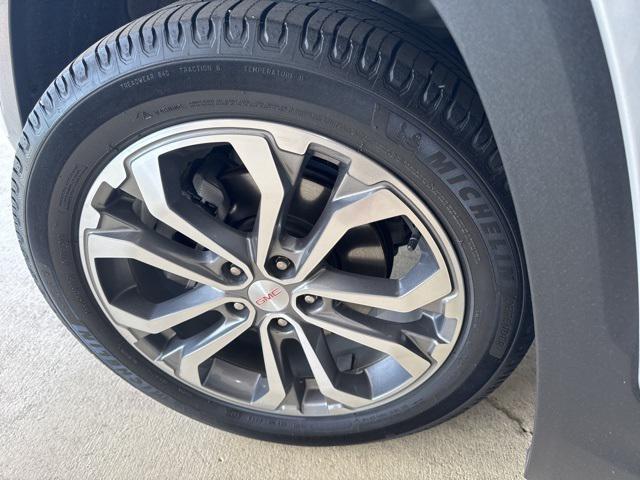 Photo of 2020 Quicksilver Metallic GMC Terrain