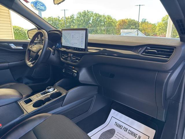 Photo of 2023 Vapor Blue Metallic Ford Escape
