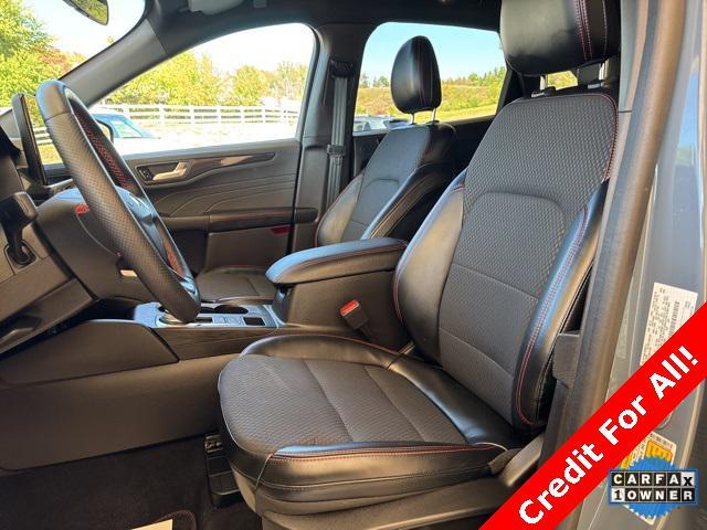 Photo of 2023 Vapor Blue Metallic Ford Escape