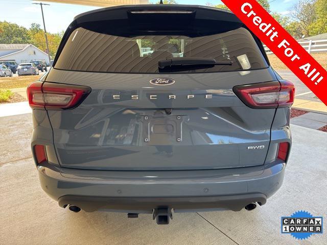 Photo of 2023 Vapor Blue Metallic Ford Escape
