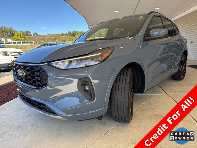 Photo of 2023 Vapor Blue Metallic Ford Escape