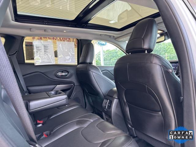 Photo of 2021 Bright White Clearcoat Jeep Cherokee