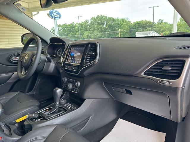 Photo of 2021 Bright White Clearcoat Jeep Cherokee