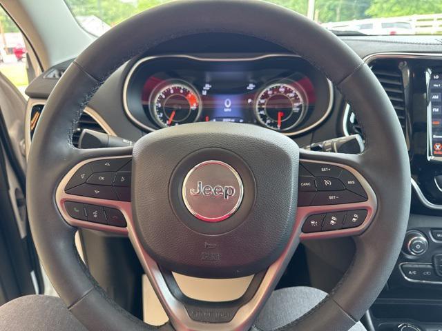 Photo of 2021 Bright White Clearcoat Jeep Cherokee