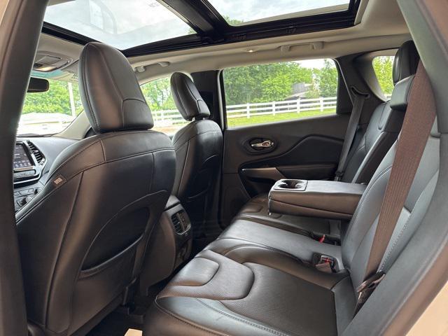 Photo of 2021 Bright White Clearcoat Jeep Cherokee