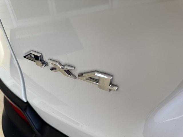 Photo of 2021 Bright White Clearcoat Jeep Cherokee