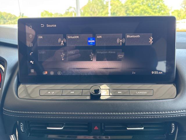 Photo of 2024 Super Black Nissan Rogue