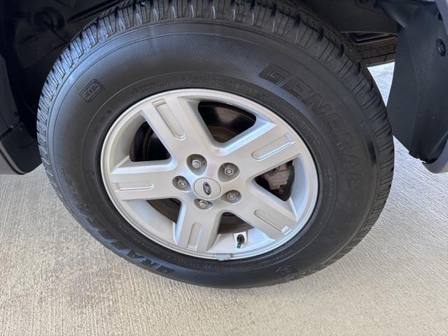 Photo of 2008 Tungsten Gray Clearcoat Metallic Ford Escape Hybrid