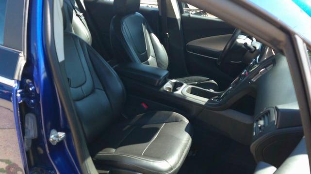 Photo of 2012 Blue Topaz Metallic Chevrolet Volt