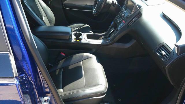 Photo of 2012 Blue Topaz Metallic Chevrolet Volt