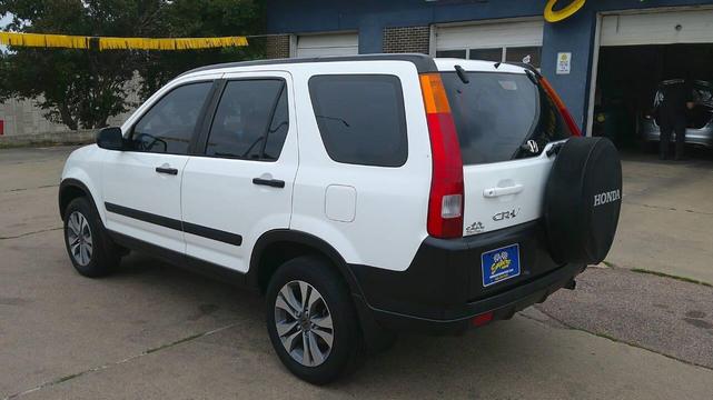 Photo of 2004 Off White Honda CR-V