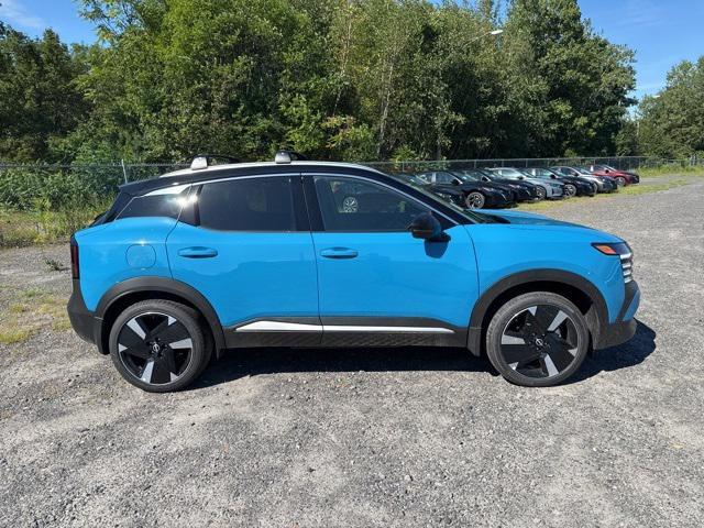 Photo of 2025 Arctic Ice Blue Metallic/Super Black Nissan Kicks