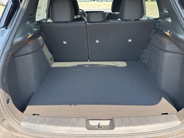 Photo of 2025 Gun Metallic/Super Black Nissan Kicks