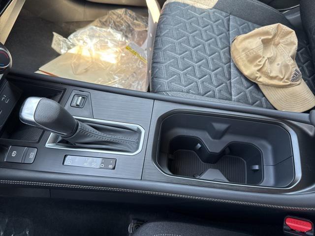 Photo of 2025 Gun Metallic/Super Black Nissan Kicks