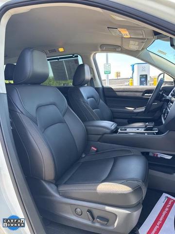 Photo of 2024 Pearl White Tricoat Nissan Pathfinder