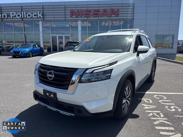 Photo of 2024 Pearl White Tricoat Nissan Pathfinder