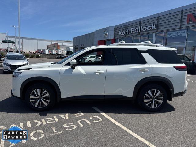 Photo of 2024 Pearl White Tricoat Nissan Pathfinder
