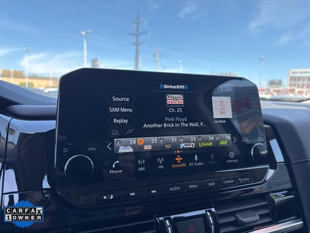 Photo of 2024 Pearl White Tricoat Nissan Pathfinder