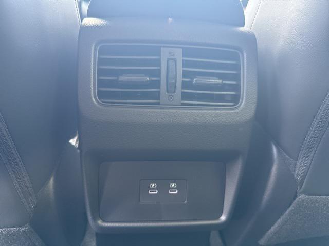 Photo of 2025 Everest White Pearl Nissan Rogue