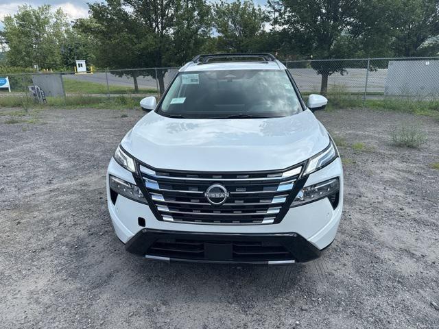 Photo of 2025 Everest White Pearl Nissan Rogue
